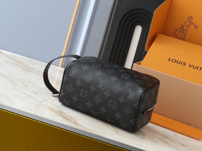 Leather bag ,5A ,size 23x13x12cm,no box,  B75-144