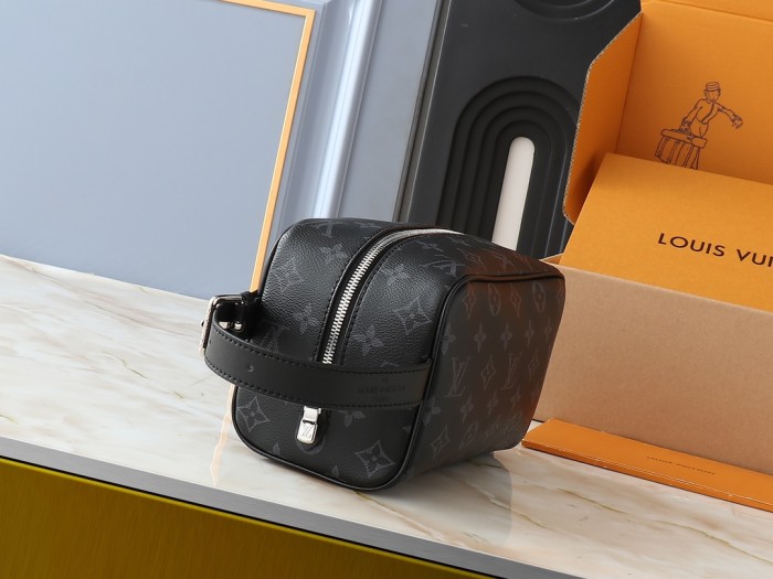 Leather bag ,5A ,size 23x13x12cm,no box,  B75-144