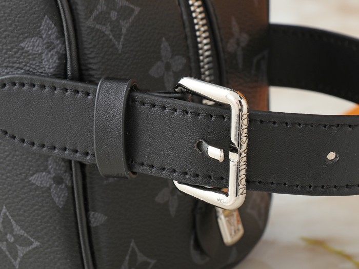 Leather bag ,5A ,size 23x13x12cm,no box,  B75-144