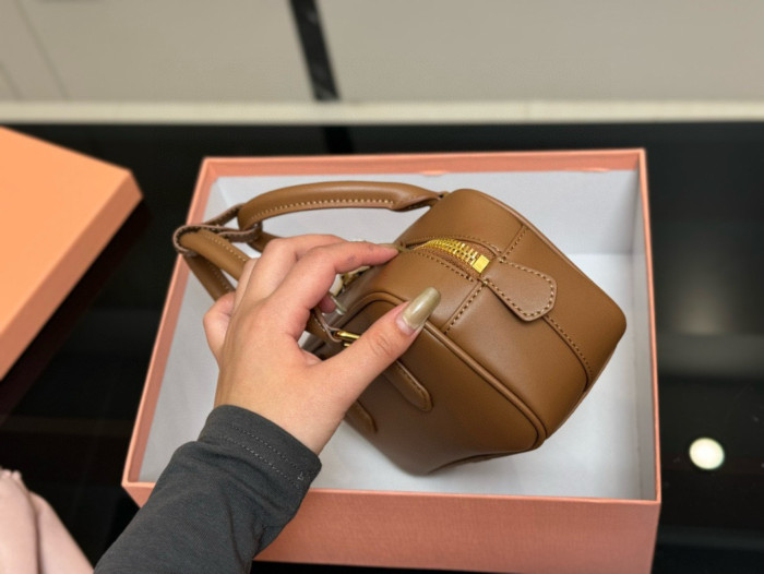 Split leather bag ,4A ,size 23x11cm,no box,  B88-117