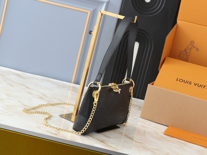 Leather bag ,5A ,size 25x13x5cm,no box,  B88-120