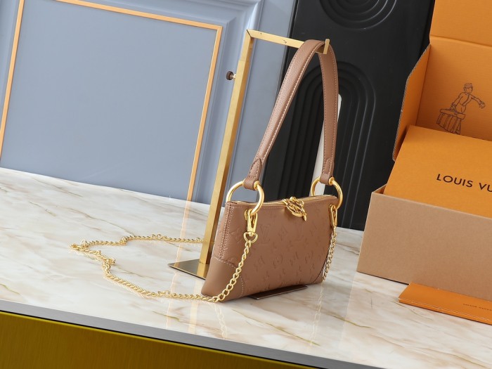 Leather bag ,5A ,size 25x13x5cm,no box,  B88-123