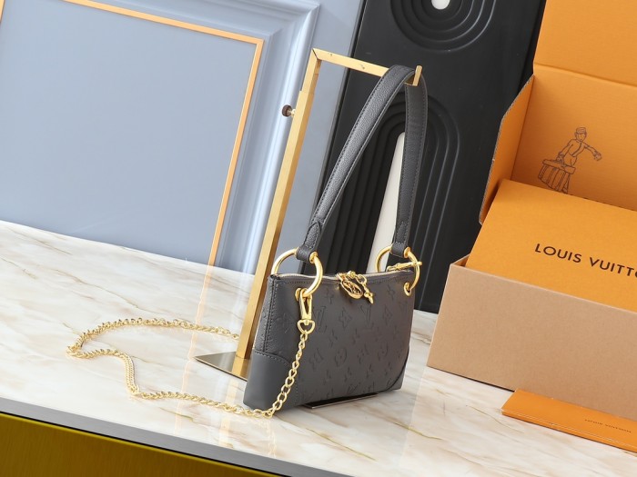 Leather bag ,5A ,size 25x13x5cm,no box,  B88-118