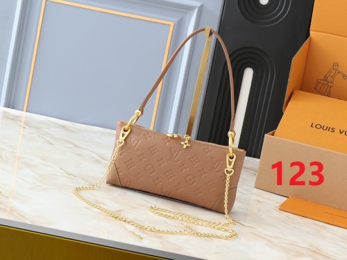 Leather bag ,5A ,size 25x13x5cm,no box,  B88-123
