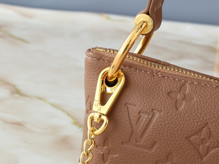 Leather bag ,5A ,size 25x13x5cm,no box,  B88-123