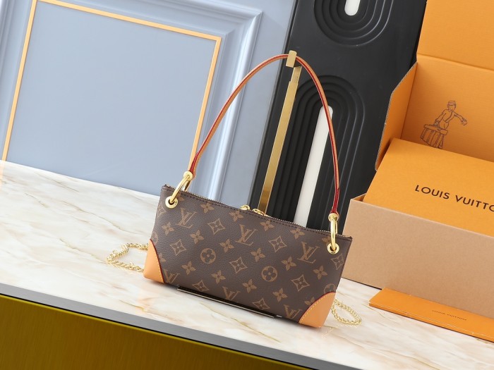 Leather bag ,5A ,size 25x13x5cm,no box,  B88-124