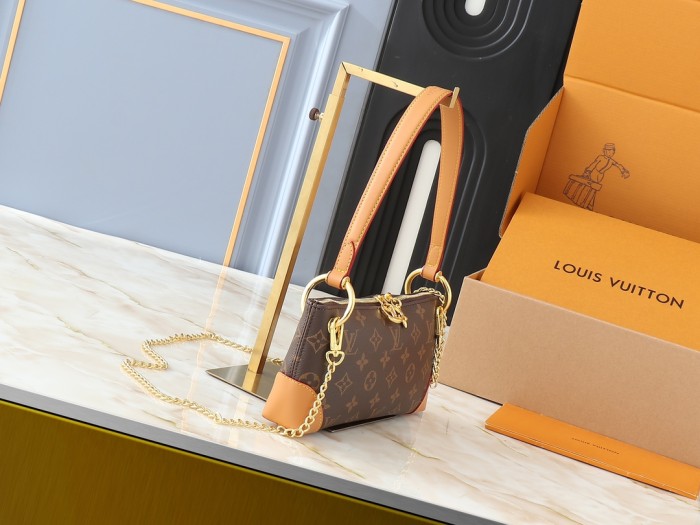 Leather bag ,5A ,size 25x13x5cm,no box,  B88-124