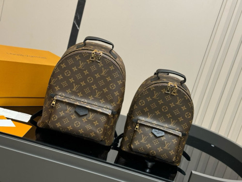 Leather bag ,5A ,size 23x27cm28x34cm,no box,  B88-126-127