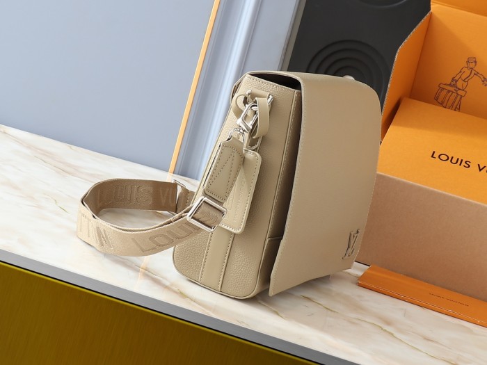Leather bag ,5A ,size 28x24x10cm,no box,  B110-26