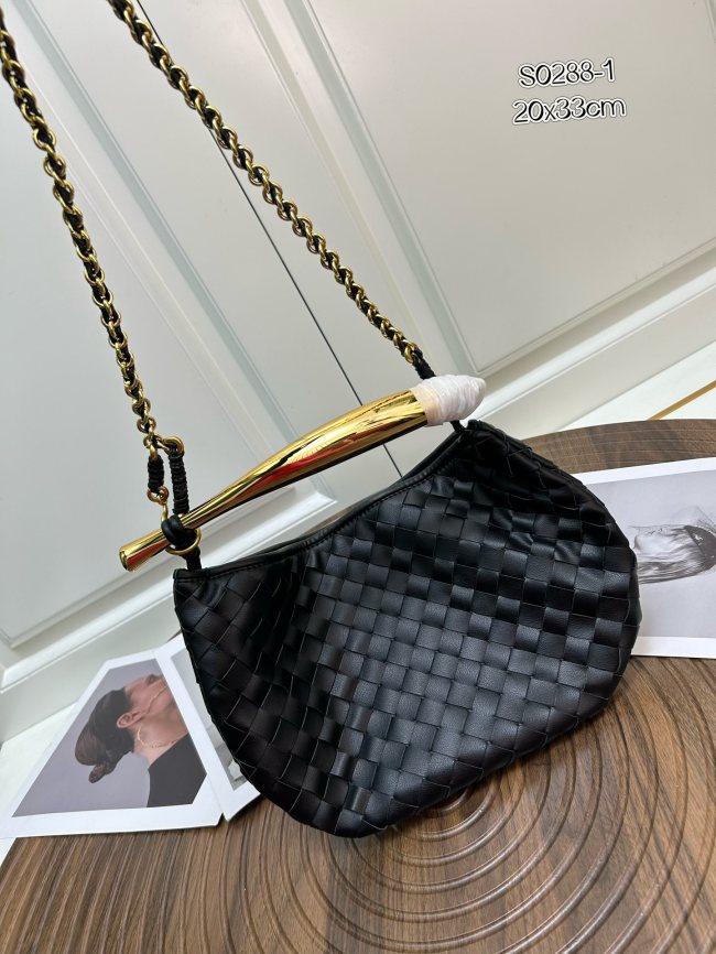 Leather bag ,5A ,size 20x33x4cm,no box, B110-17