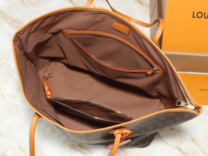 Leather bag ,5A ,size 42cm,no box,  B110-20