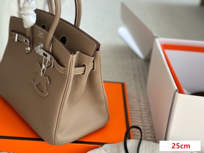 Leather bag ,5A ,size 25cm,no box,  B110-18