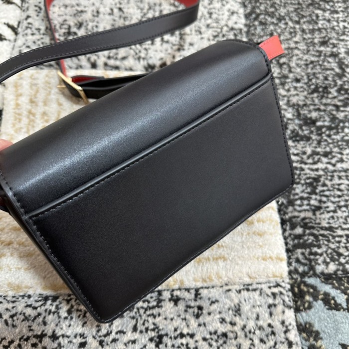 5A, real lether,  cross shoulder bag , size 22x12x5.5cm, no box. B98-16