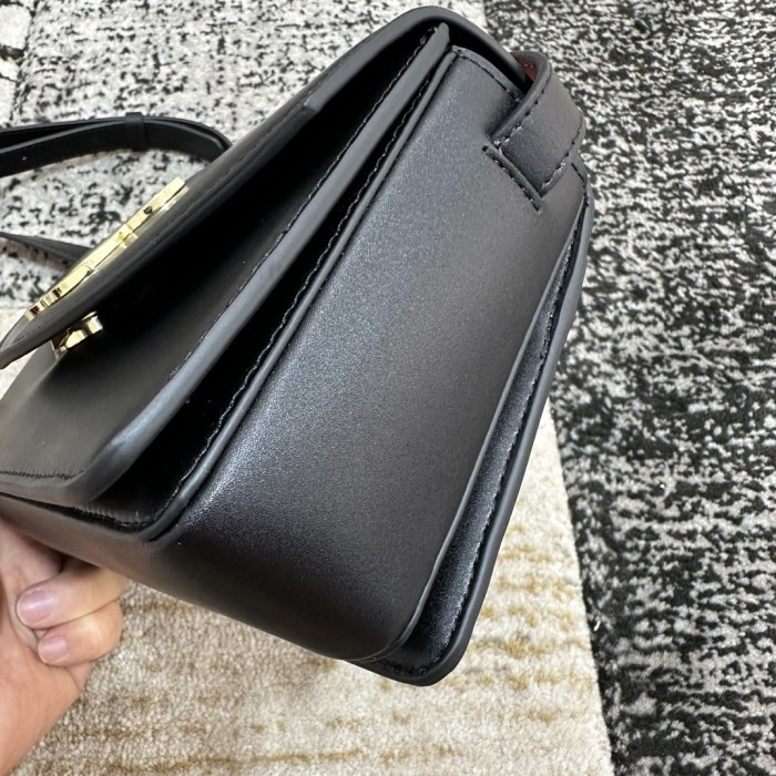 5A, real lether,  cross shoulder bag , size 22x12x5.5cm, no box. B98-16