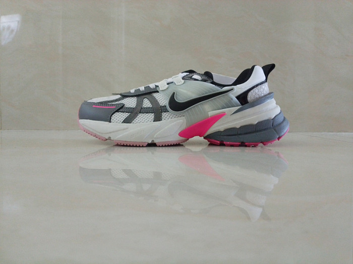 Women runner sneaker shoes,  with box,size 36-40，SS70-82