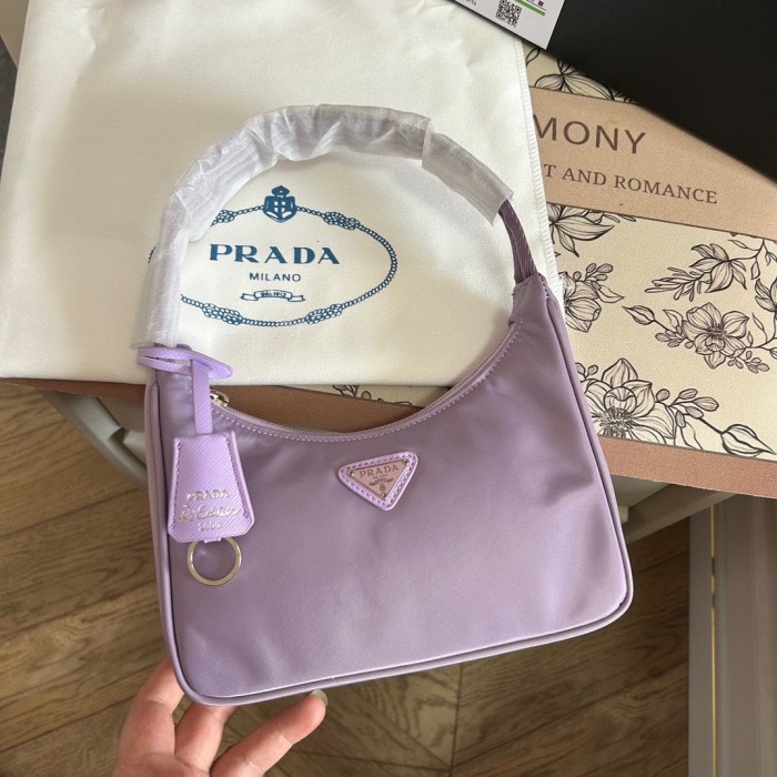 Nylon bag ,budget ,size 20cm,no box,  B35-191-196