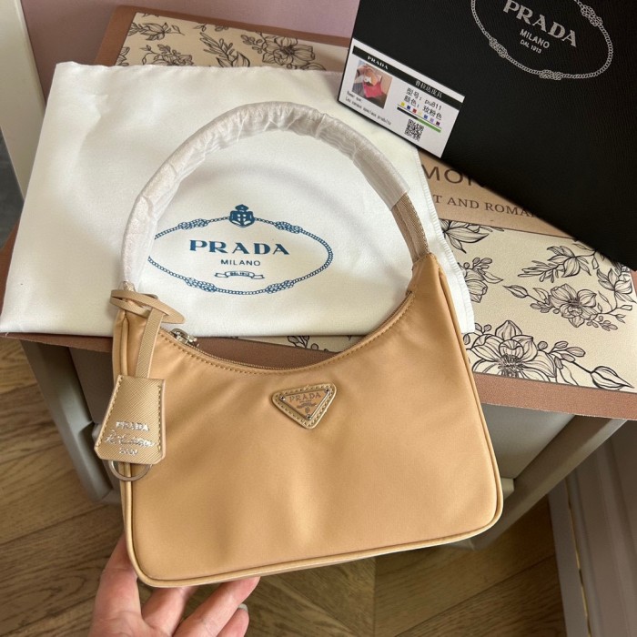 Nylon bag ,budget ,size 20cm,no box,  B35-191-196
