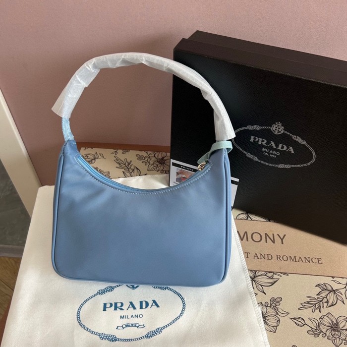 Nylon bag ,budget ,size 20cm,no box,  B35-191-196