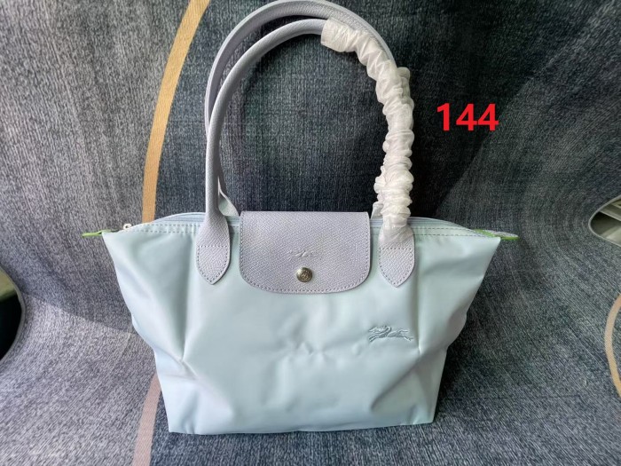 Nylon bag，budget,size 23x14x22cm or 28x15.5x26.5cm or 31x19x30cm, B28-123-151