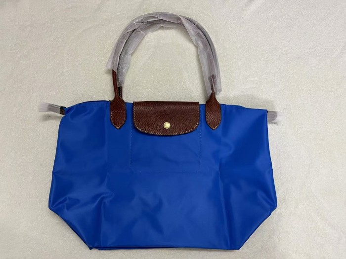 Nylon bag，budget,size 23x14x22cm or 28x15.5x26.5cm or 31x19x30cm, B28-123-151