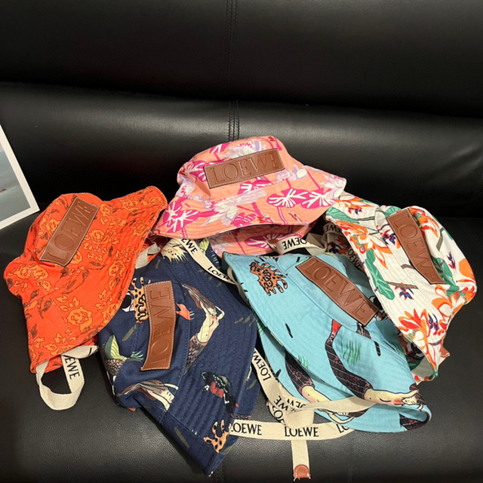 Fashion hat for women ,no box. HX25-19-24