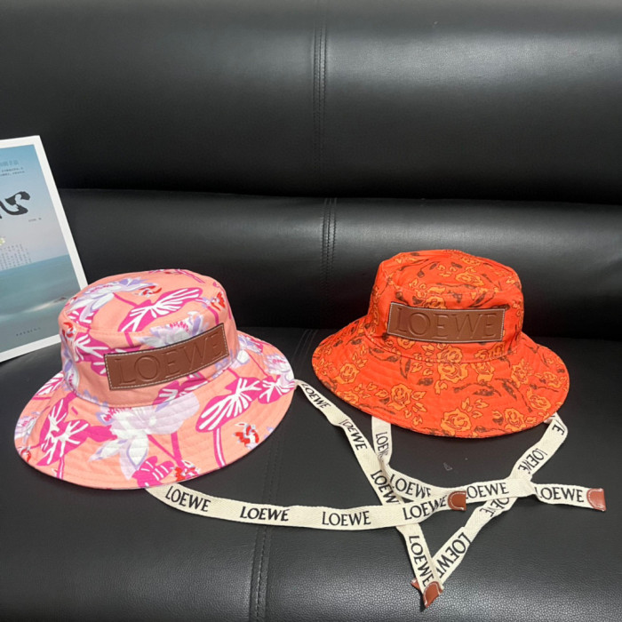 Fashion hat for women ,no box. HX25-19-24