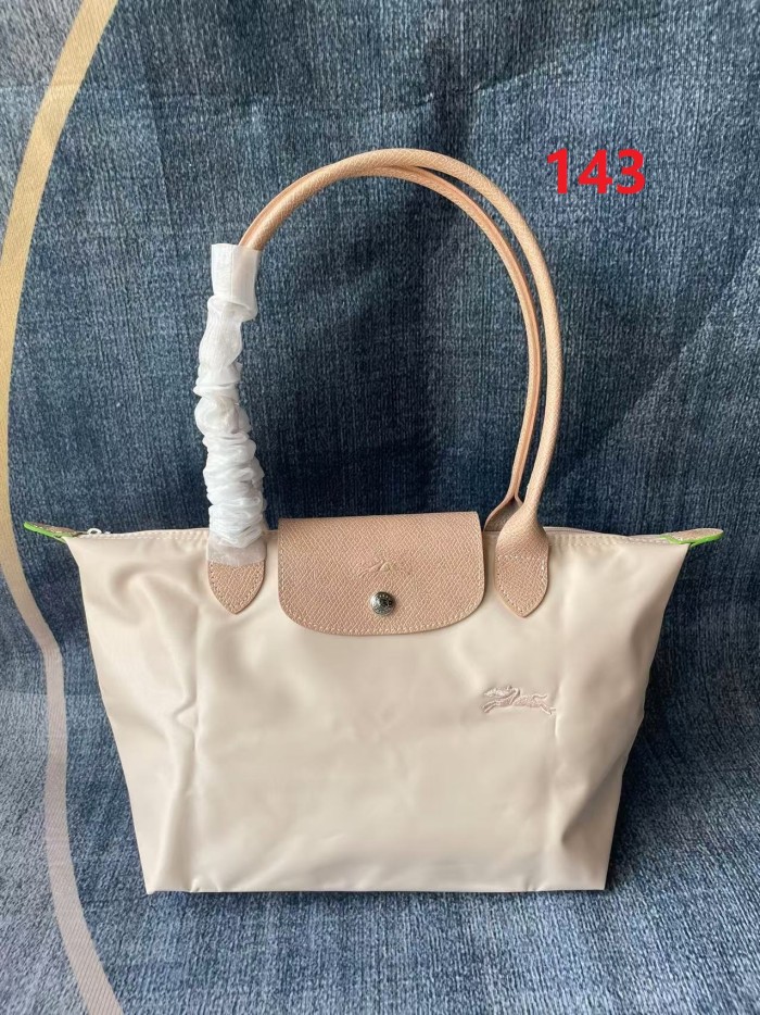 Nylon bag，budget,size 23x14x22cm or 28x15.5x26.5cm or 31x19x30cm, B28-123-151