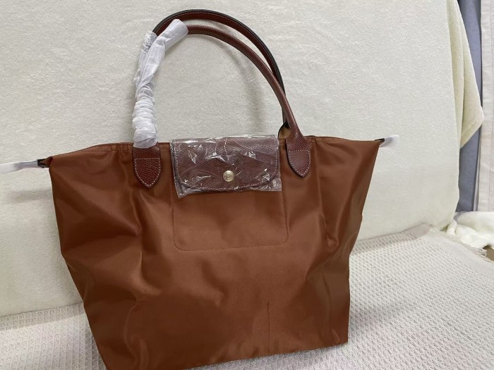 Nylon bag，budget,size 23x14x22cm or 28x15.5x26.5cm or 31x19x30cm, B28-123-151