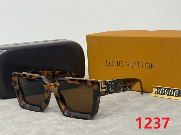 Blue light blocking sunglasses with the box and case ,G25-1231-1244