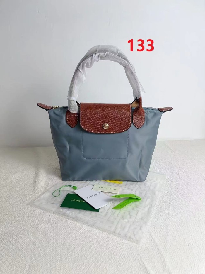 Nylon bag，budget,size 23x14x22cm or 28x15.5x26.5cm or 31x19x30cm, B28-123-151