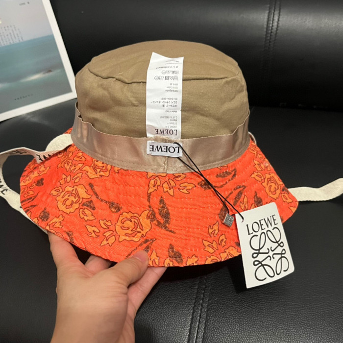 Fashion hat for women ,no box. HX25-19-24