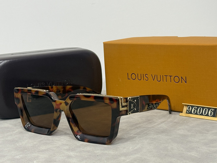 Blue light blocking sunglasses with the box and case ,G25-1231-1244
