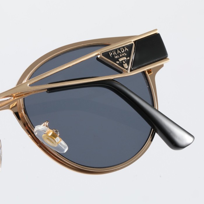 Blue light blocking sunglasses with the box and case ,G25-1251-1257