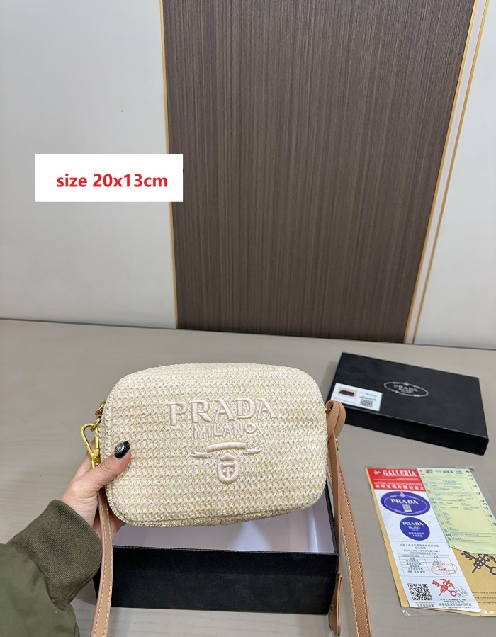 Woven raffia bag ,4A ,size 20x13cm, no box,  B68-107