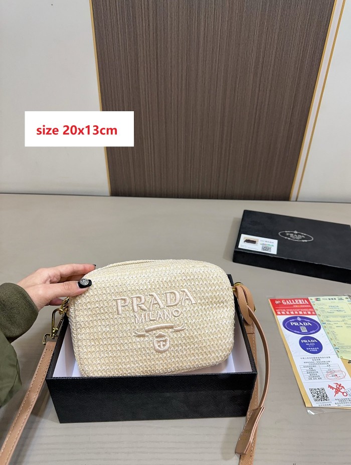 Woven raffia bag ,4A ,size 20x13cm, no box,  B68-107