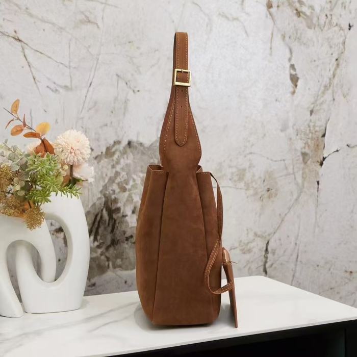 Leather bag ,5A ,size 29*29*12cm,no box,  B110-41