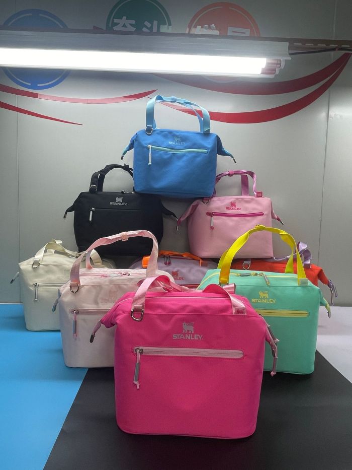 Outdoor waterproof portable travel bag and lunch bag,size 24*21cm,B50-27-35