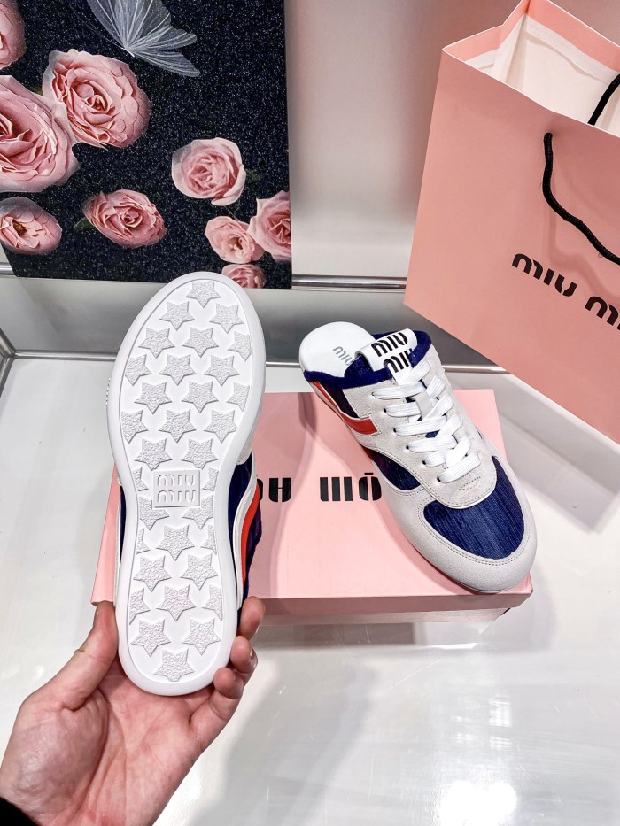 Women flat shoes,size 35-40, with box，SS70-220