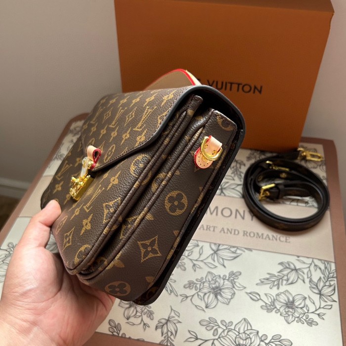 Split leather bag ,3A , size 25x18cm,no box,  B68-121-122