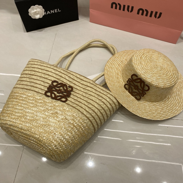 Fashion hat 🏖️➕ straw bag ⛱️ set  ,no box. HX40-7-11