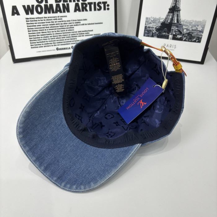 Fashion hat ,no box. HX25-78-80