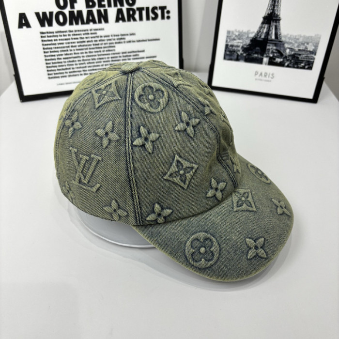 Fashion hat ,no box. HX25-78-80