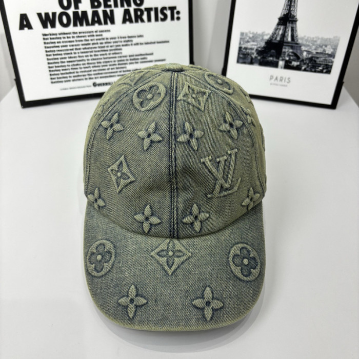 Fashion hat ,no box. HX25-78-80