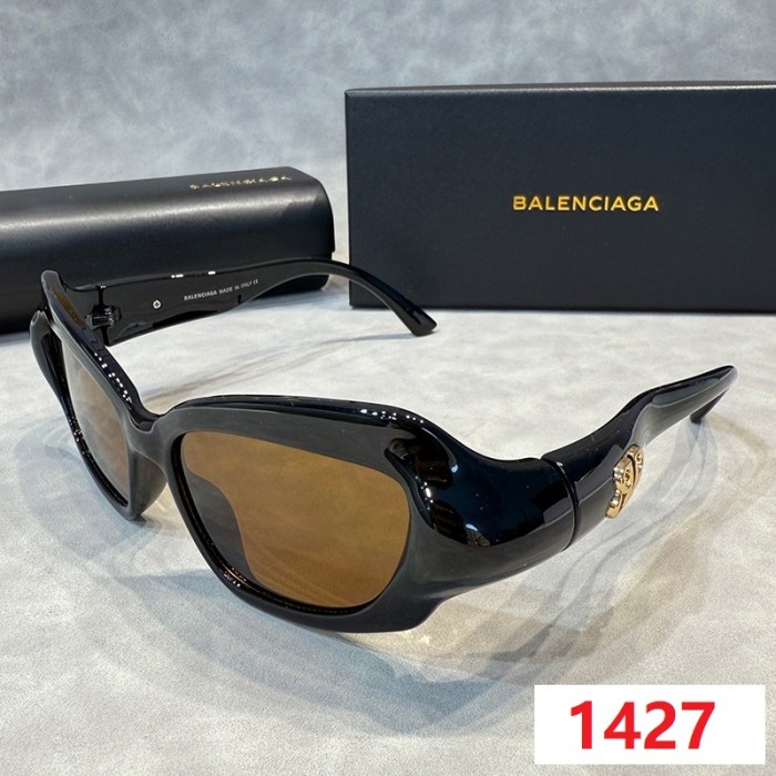 Blue light blocking sunglasses with the box and case ,G25-1426-1431