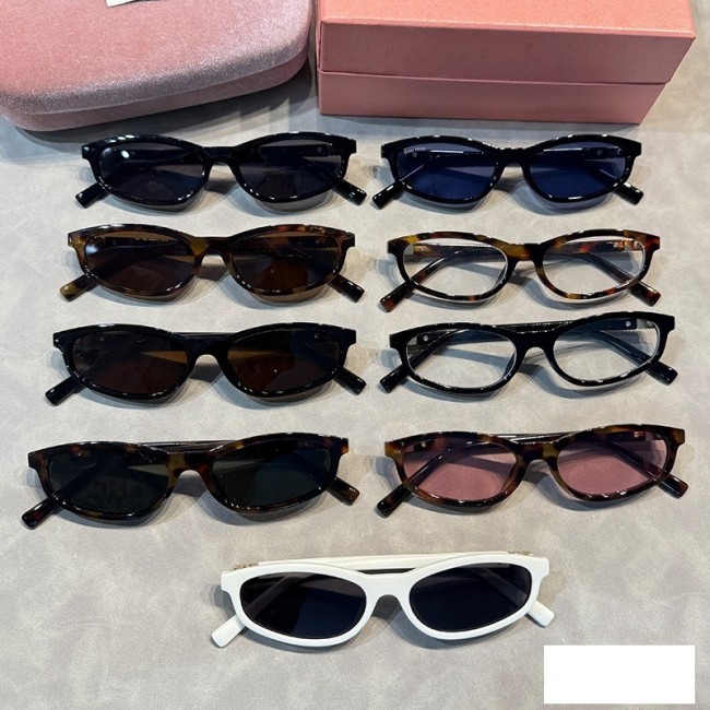 Blue light blocking sunglasses with the box and case ,G25-1439-1447