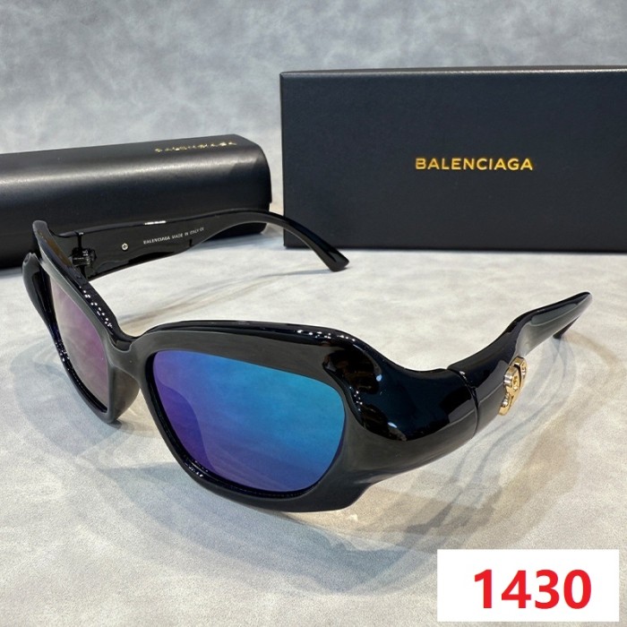 Blue light blocking sunglasses with the box and case ,G25-1426-1431