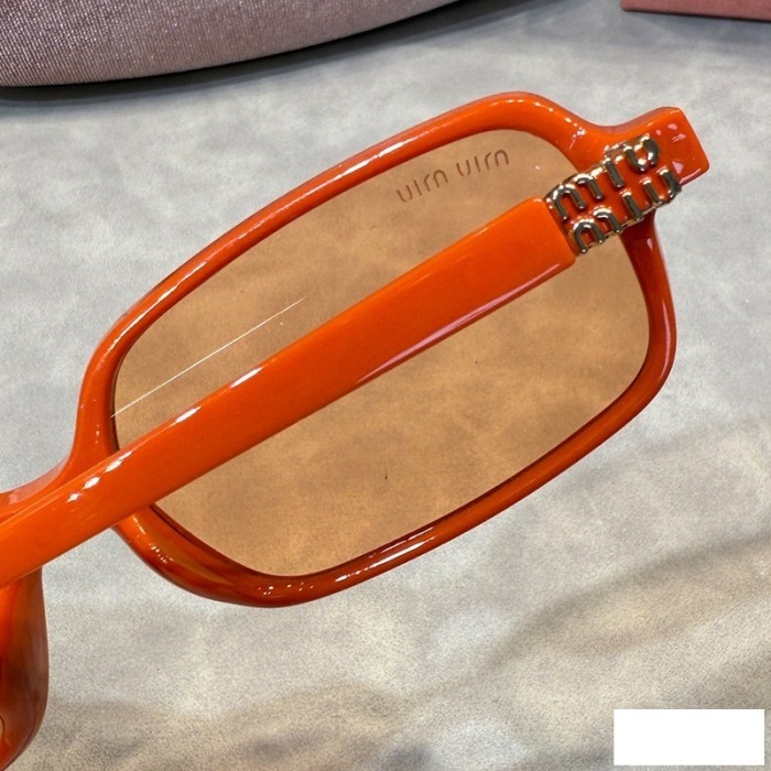 Blue light blocking sunglasses with the box and case ,G25-1432-1438