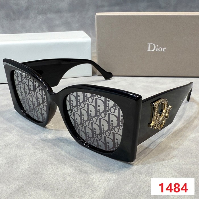 Blue light blocking sunglasses with the box and case ,G25-1483-1489