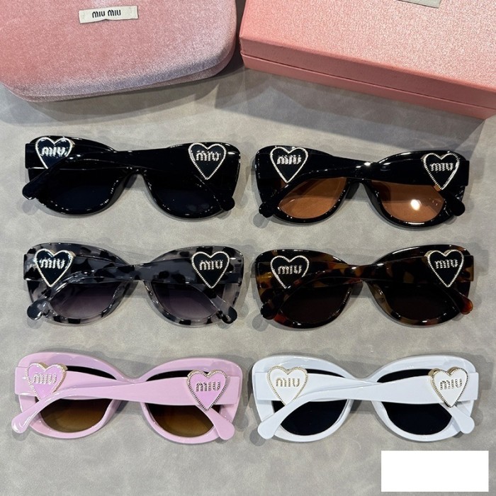 Blue light blocking sunglasses with the box and case ,G25-1519-1524