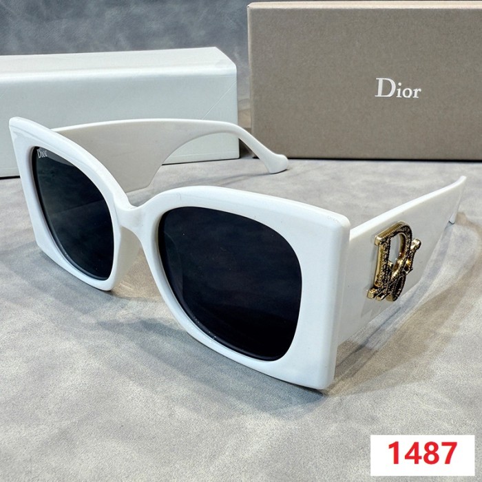 Blue light blocking sunglasses with the box and case ,G25-1483-1489